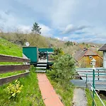 Grosse Am Bach 아파트 *